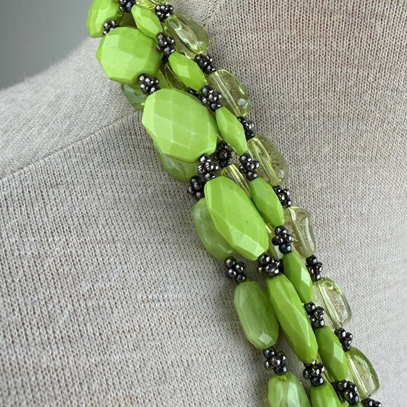 Multi-Strand Five 5 Strand Green Plastic Bead Statement Fashion Necklace 24-26" - Picture 5 of 8